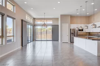 Photo #3: 2722100 Listing