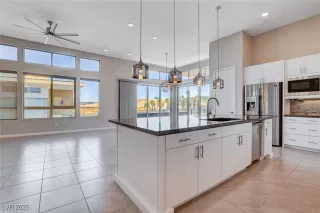 Photo #6: 2722100 Listing