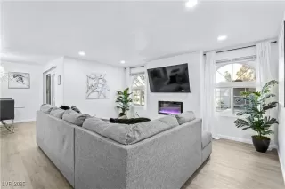 Photo #2: 2722109 Listing 