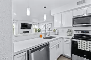 Photo #6: 2722109 Listing 