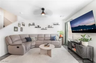 Photo #3: 2722118 Listing 