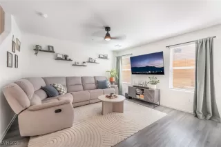 Photo #4: 2722118 Listing 