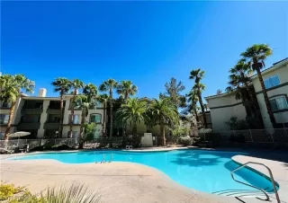 Photo #4: 2722120 Listing 