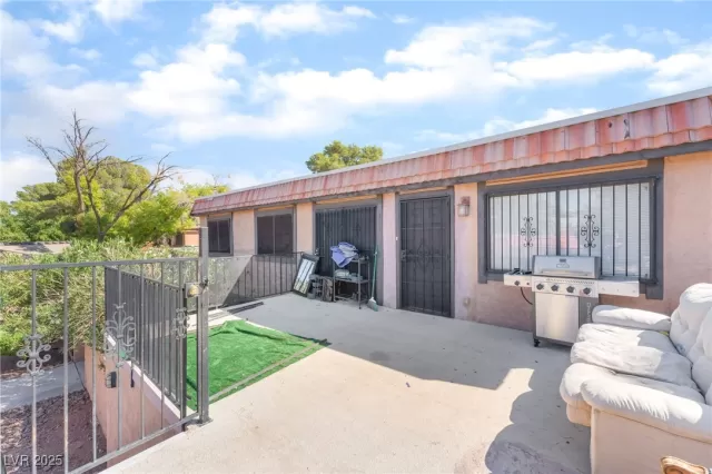 MLS: 2722138 Condo For Sale