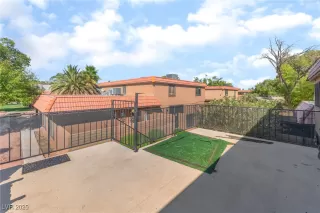 Photo #5: 2722138 Listing 