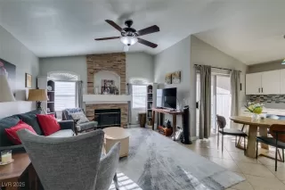 Photo #2: 2722141 Listing