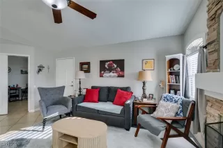 Photo #3: 2722141 Listing