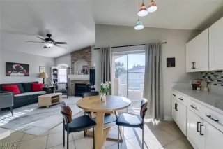 Photo #6: 2722141 Listing