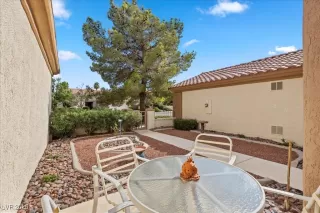 Photo #6: 2722148 Listing