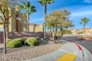 Photo #2: 2722165 Listing