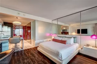 Photo #4: 2722183 Listing 