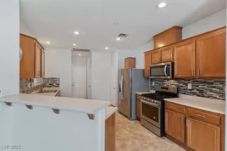 Photo #6: 2722202 Listing 