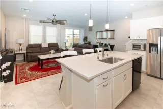 Photo #2: 2722229 Listing 