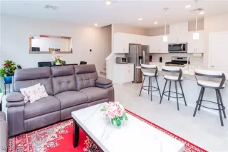 Photo #4: 2722229 Listing 