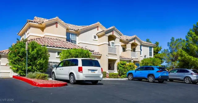 MLS: 2722245 Condo For Sale