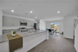 Photo #1: 2722268 Listing 