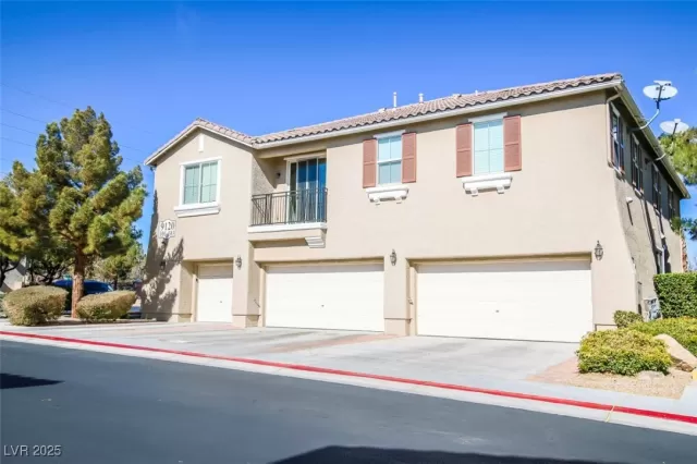 MLS: 2722273 Condo For Sale