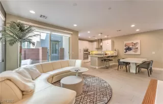 Photo #1: 2722306 Listing 