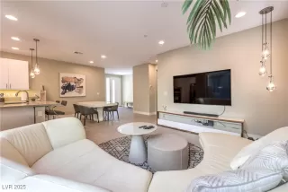 Photo #2: 2722306 Listing 