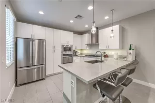 Photo #5: 2722306 Listing 