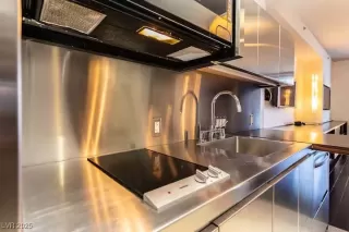 Photo #1: 2722334 Listing 