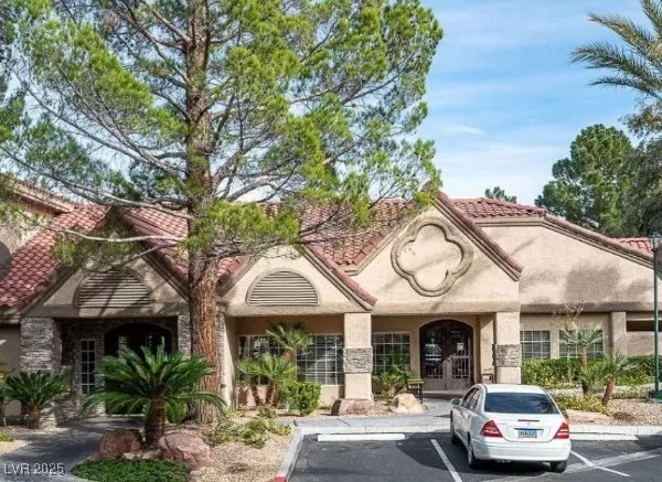 MLS: 2722359 Condo For Sale