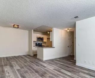 Photo #5: 2722359 Listing 