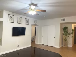 Photo #4: 2722380 Listing 