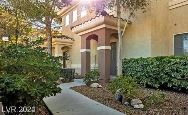 MLS: 2722424 Condo For Sale