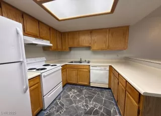 Photo #4: 2722431 Listing 