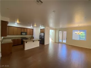 Photo #3: 2722488 Listing 