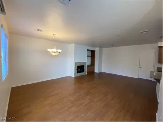 Photo #4: 2722488 Listing 