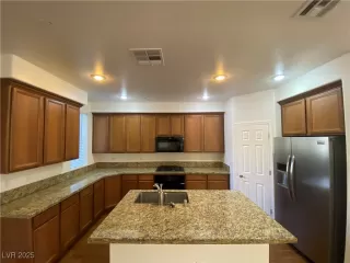 Photo #5: 2722488 Listing 