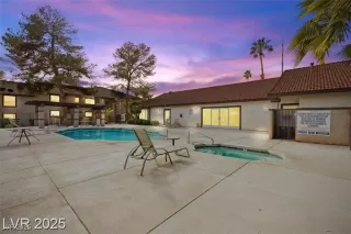 Photo #5: 2722540 Listing 