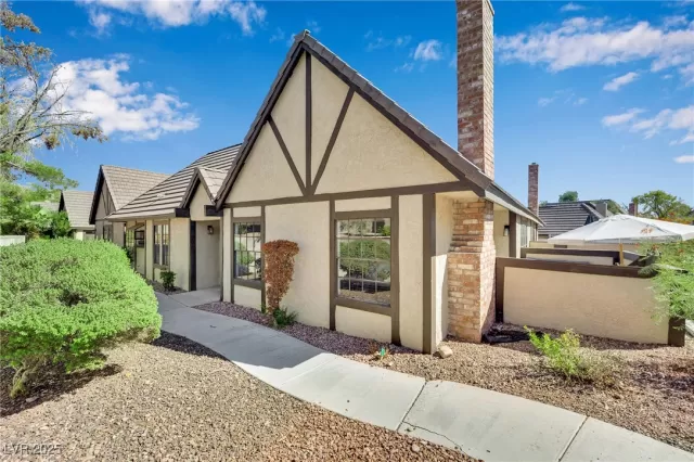 MLS: 2722545 Condo For Sale