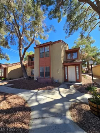 More Details about MLS # 2722559 : 2444 PICKWICK DRIVE