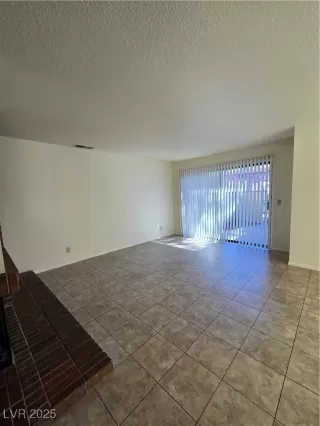 Photo #4: 2722559 Listing 