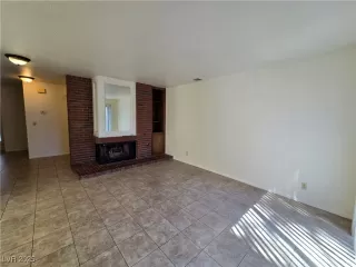 Photo #5: 2722559 Listing 