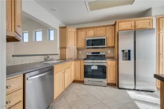 Photo #2: 2722576 Listing 