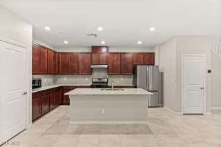 Photo #2: 2722626 Listing 