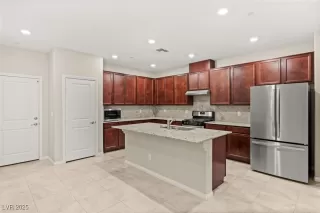 Photo #3: 2722626 Listing 