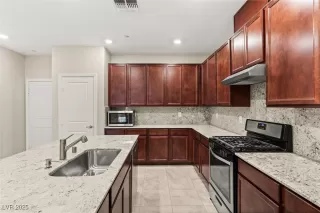 Photo #4: 2722626 Listing 