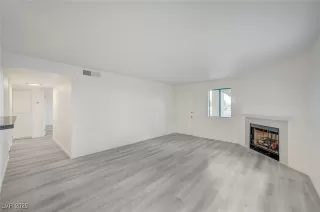 Photo #2: 2722628 Listing 