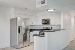 Photo #5: 2722628 Listing 