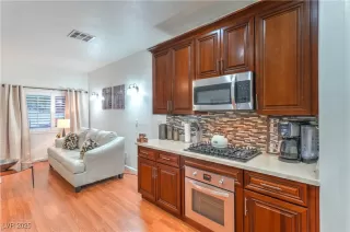 Photo #1: 2722635 Listing 
