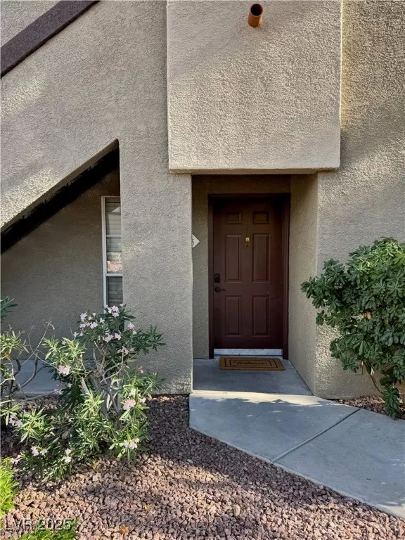 MLS: 2722639 Condo For Sale