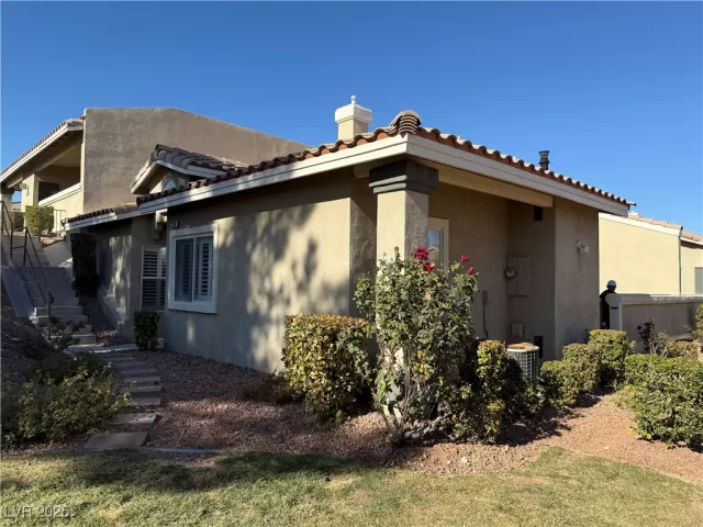 MLS: 2722643 Condo For Sale