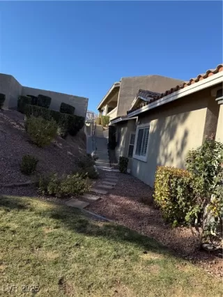 Photo #1: 2722643 Listing