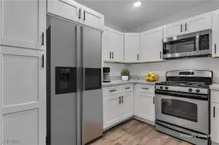 Photo #4: 2722644 Listing 