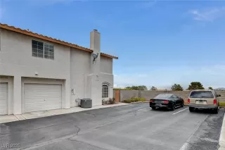 Photo #1: 2722681 Listing 